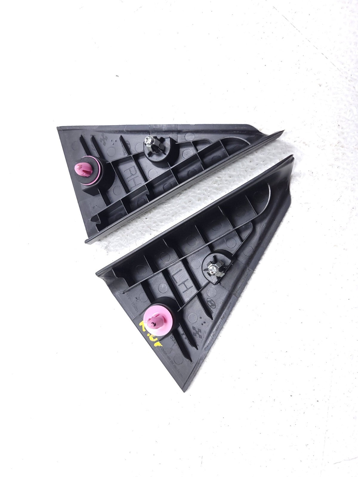 14 15 16 17 Hyundai Elantra Gt Rear Corner Trim Molding Pair OEM