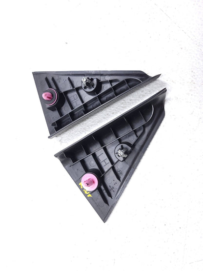 14 15 16 17 Hyundai Elantra Gt Rear Corner Trim Molding Pair OEM