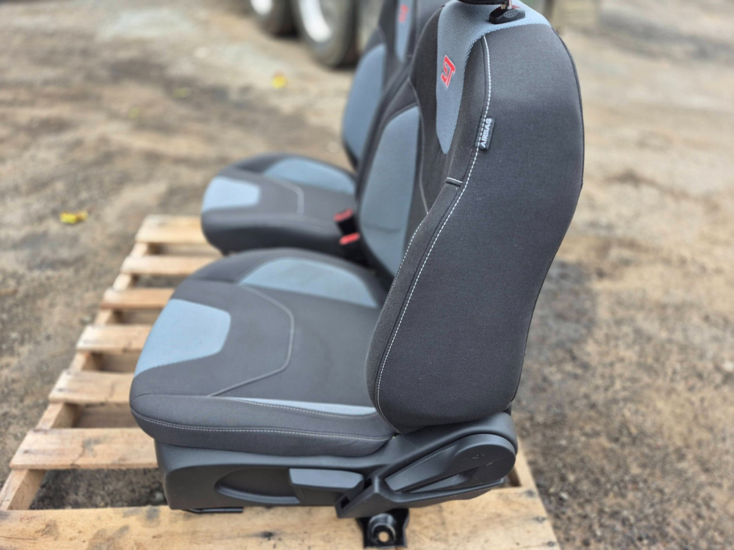 2017 Ford Focus St Front Seat Left & Right OEM