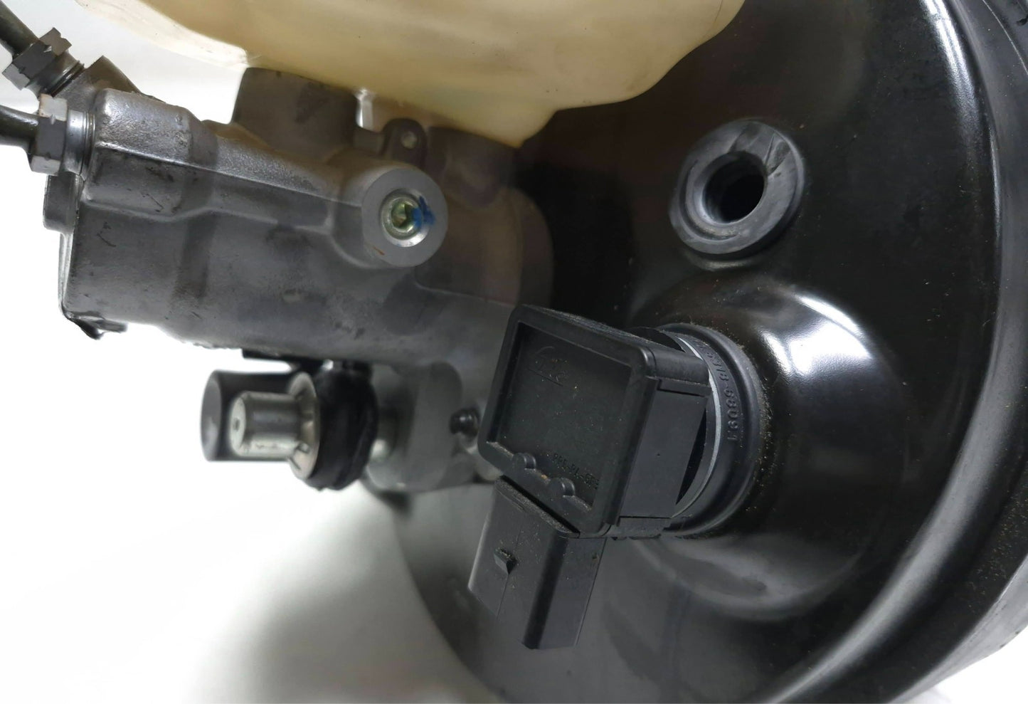 2010 Mercedes S400 Brake Booster W/ Master Cylinder OEM