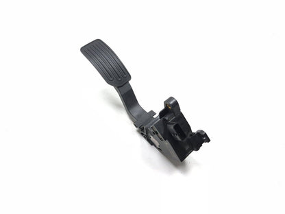 2011 Nissan Juke Accelerator Pedal 180021km0a OEM
