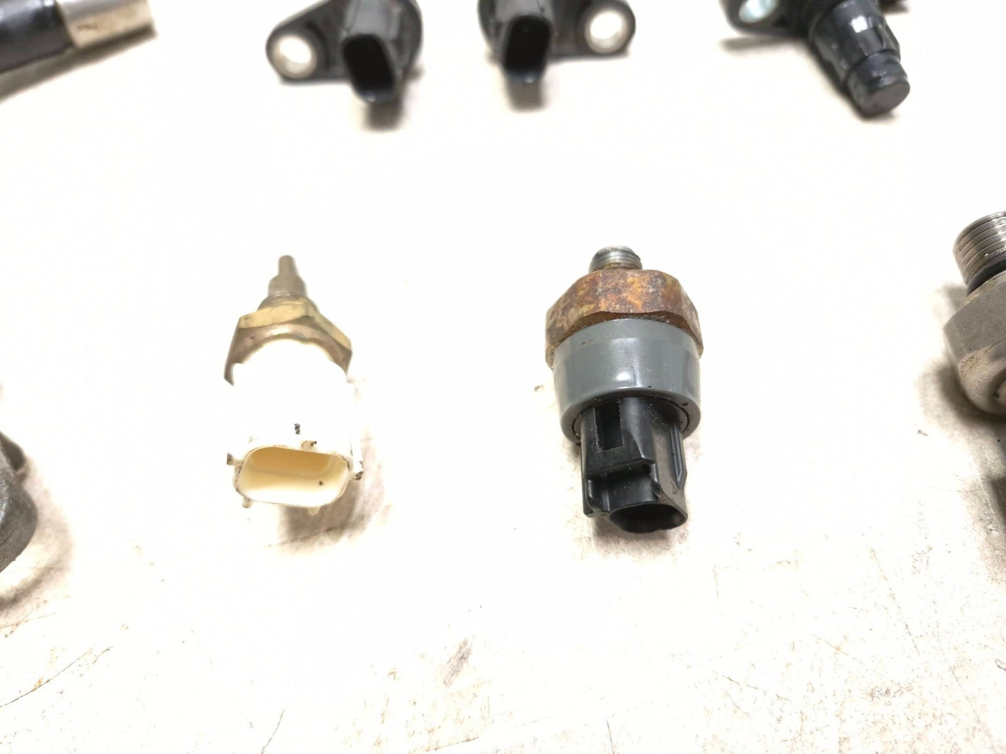 2018 Toyota Corolla Temp Oil Pressure Gear Vvt Sensor Crank Cam & Speed OEM