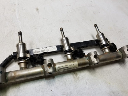 2013 - 2016 GMC Acadia Fuel Rail W/ Injector Set 3.6l OEM