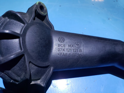 06 07 08 09 Volkswagen Golf Rabbit 2.5l Thermostat Housing 07k121121b OEM