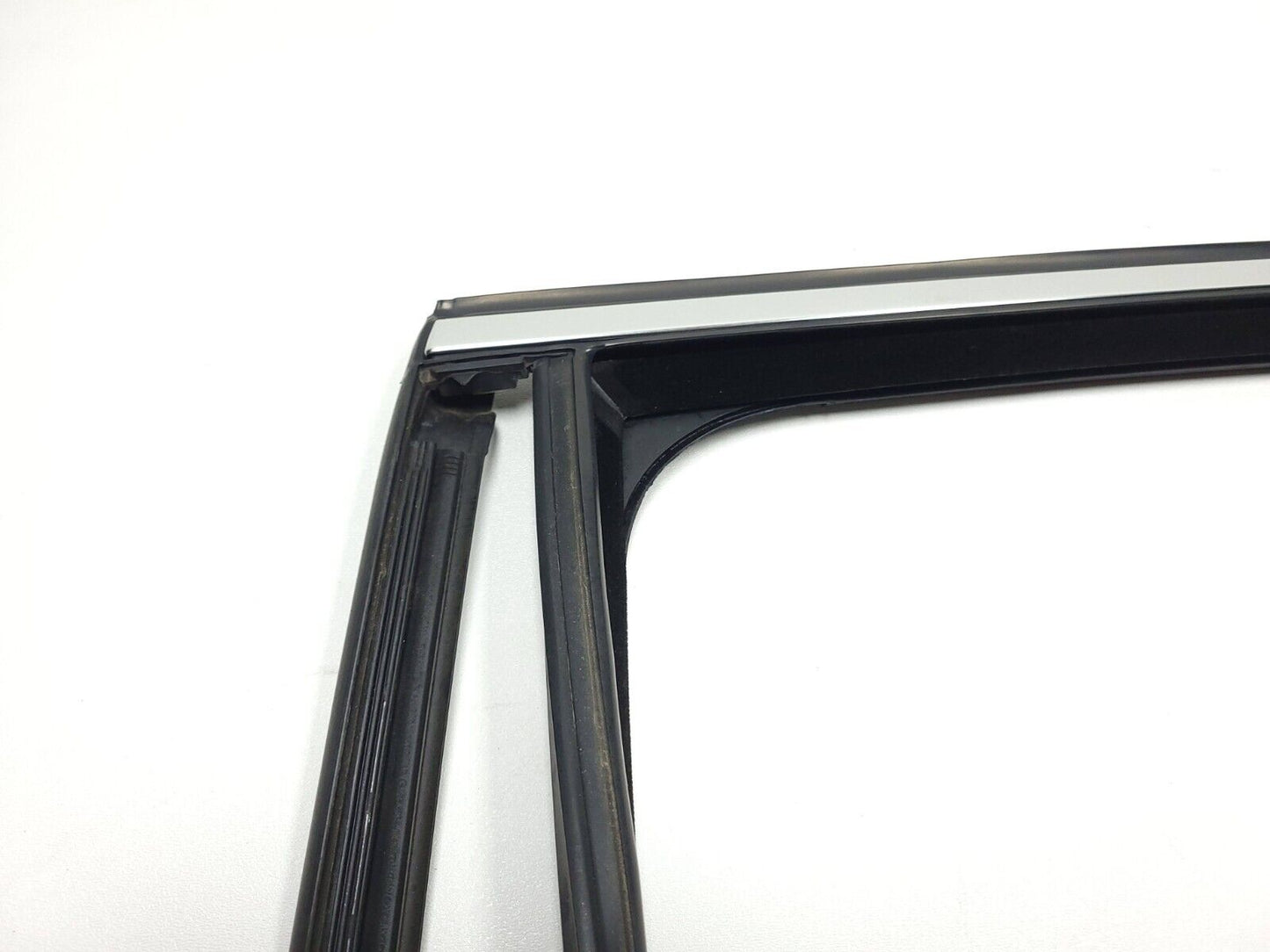 14-18 BMW X5 F15 Door Window Chanel Trim & Seal Rear Driver Side Left 2pcs OEM