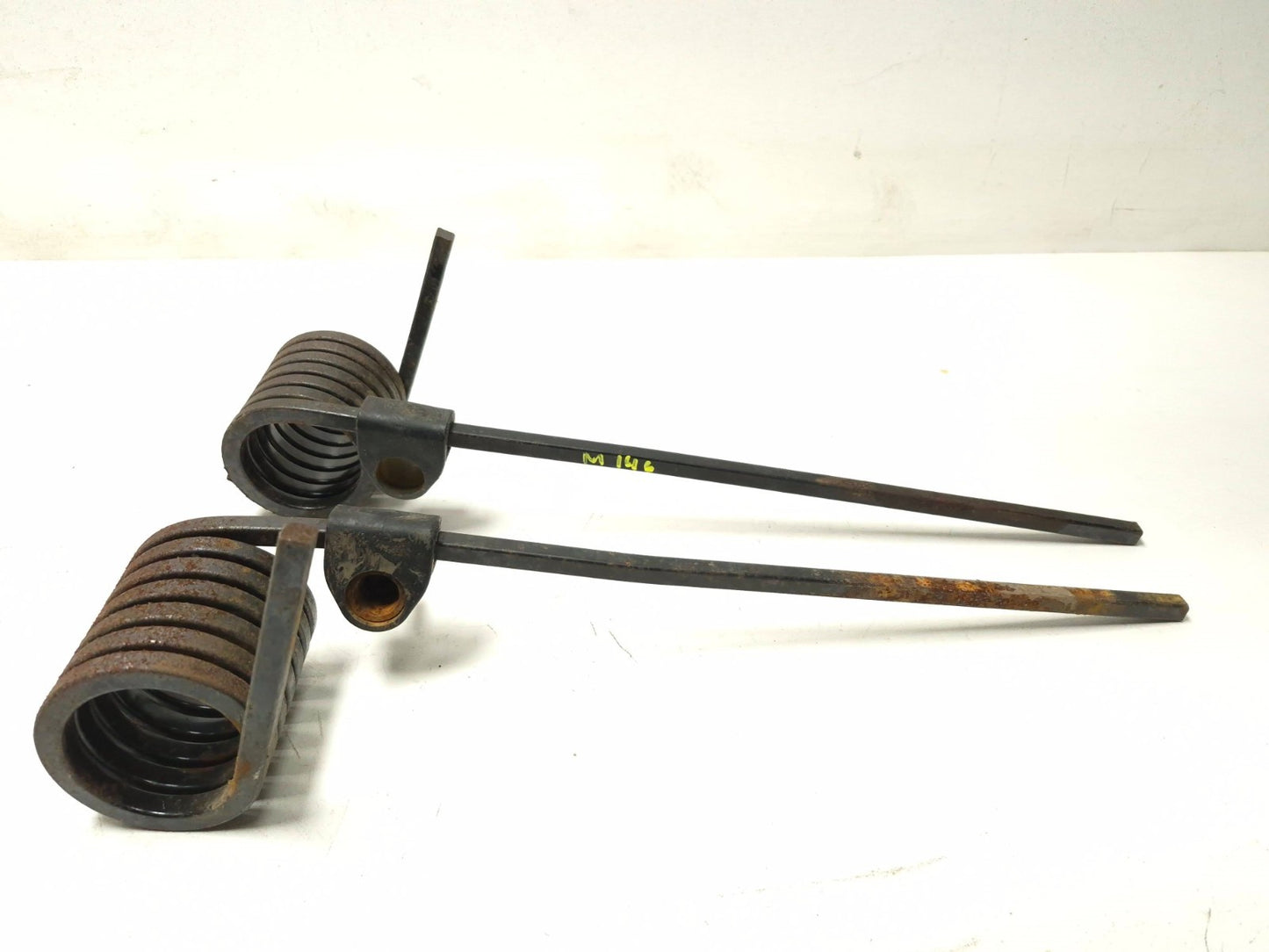 2020 Ski Doo Mxztnt 850 E-tec Rear Suspension Torsion Spring Pair OEM