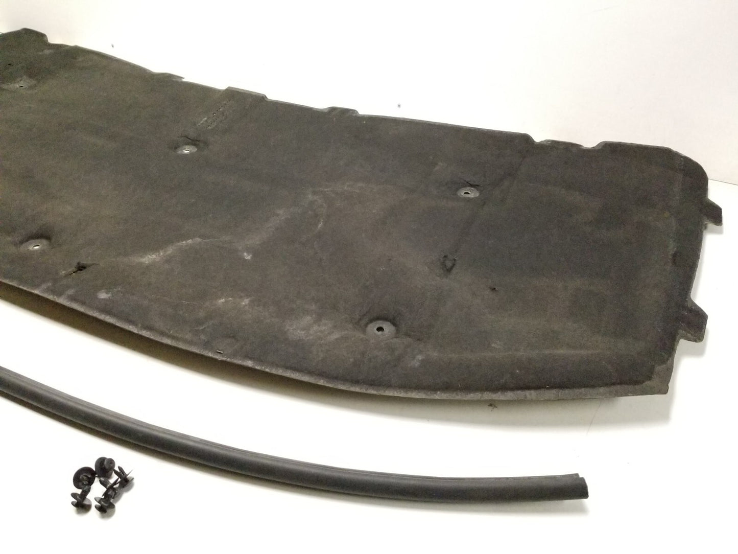 2007 Range Rover Hood Insulation Pad W/ Seal OEM