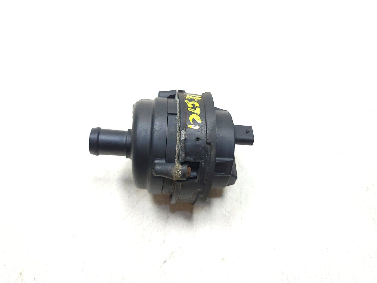 2017-2023 Alfa Romeo Stelvio Engine Auxiliary Water Coolant Pump OEM