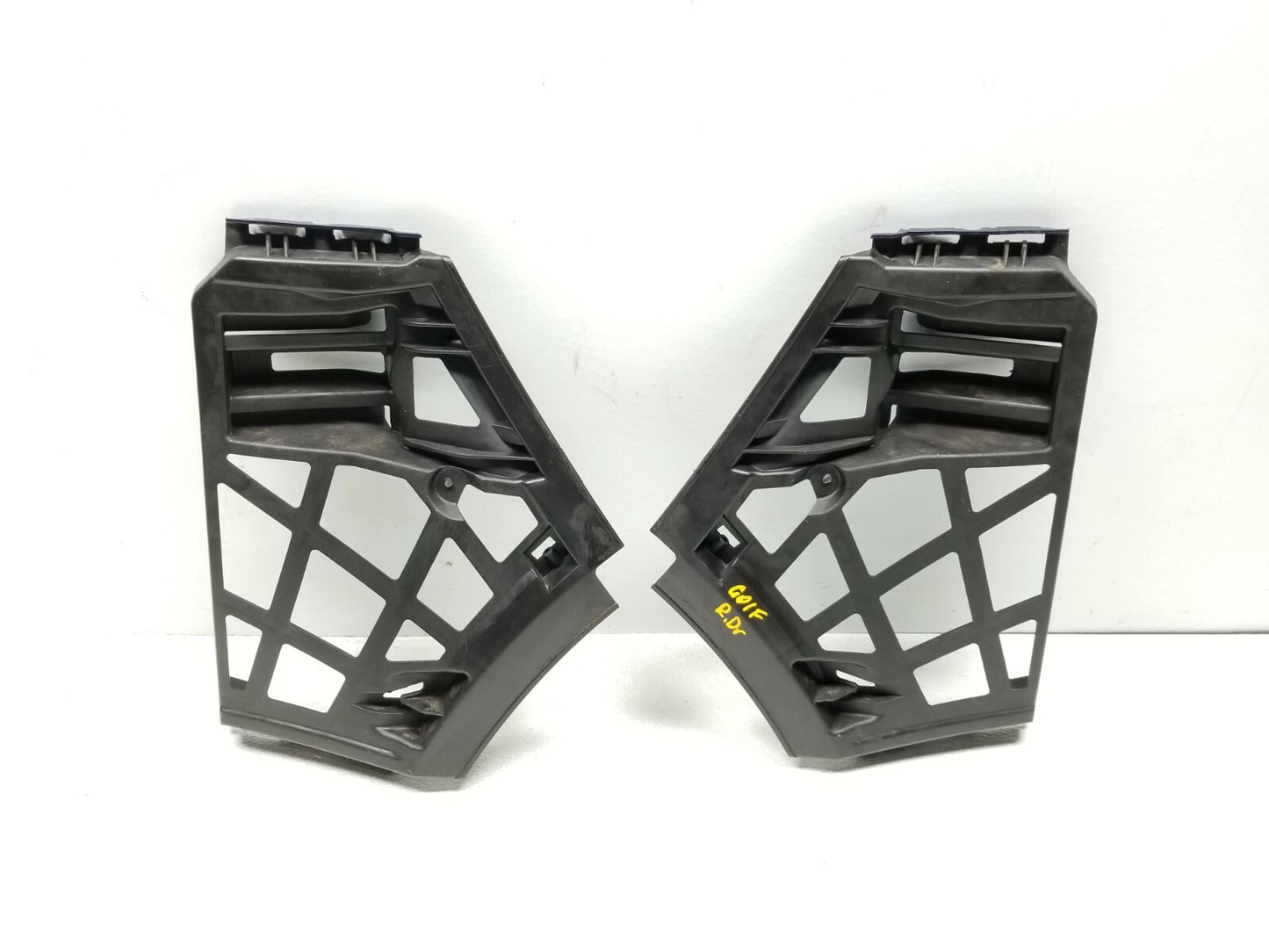 2006 2007 2008 2009 Volkswagen Rabbit GTI Rear Bumper Guide Bracket Pair OEM