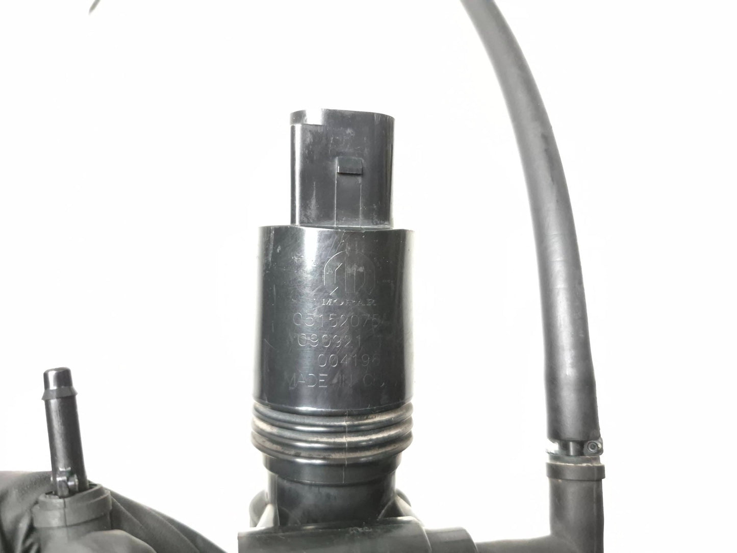 2010 Dodge Caliber Sxt Windshield Washer Pump 05152075 OEM