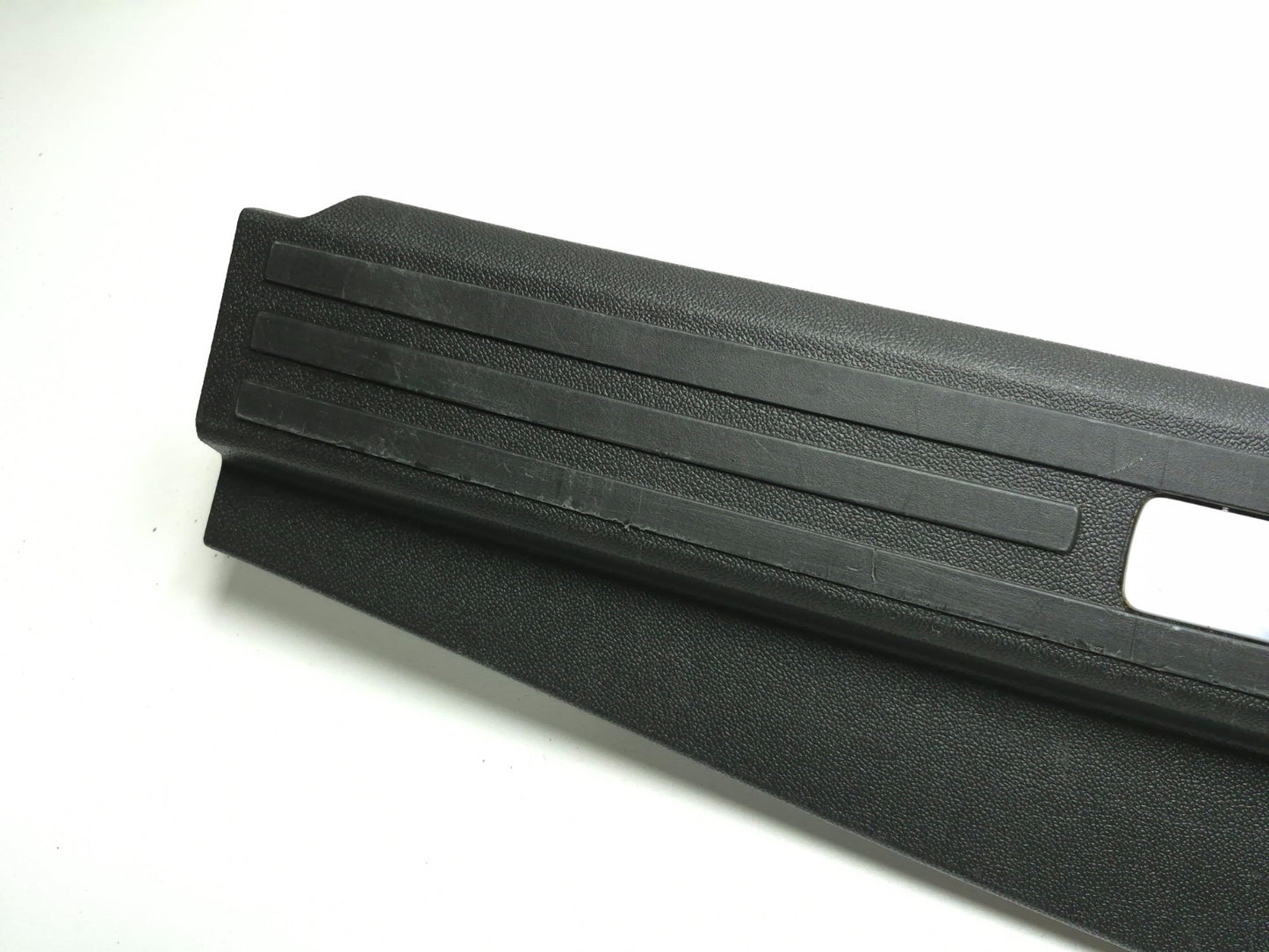 2013 Cadillac Escalade Esv Platinum Rear Trunk Sill Scuff Plate OEM