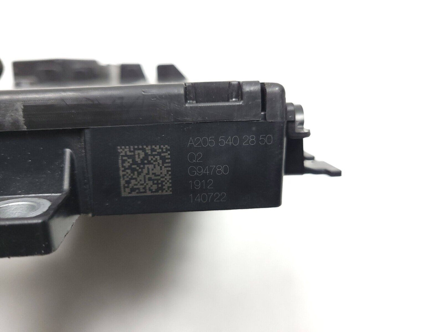 2015-2018 Mercedes C300 W205 Power Distribution Fuse Box A2055402850  OEM