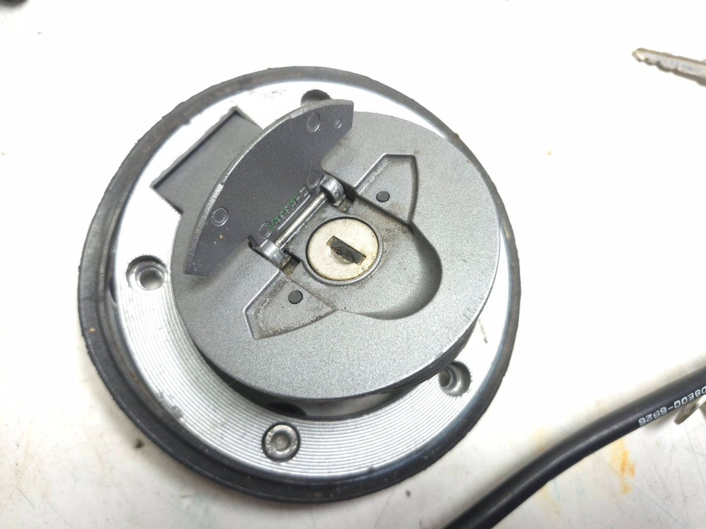 2016 Yamaha Yzf R3 Ignition Set Lock Switch & Fuel Cap Lock OEM