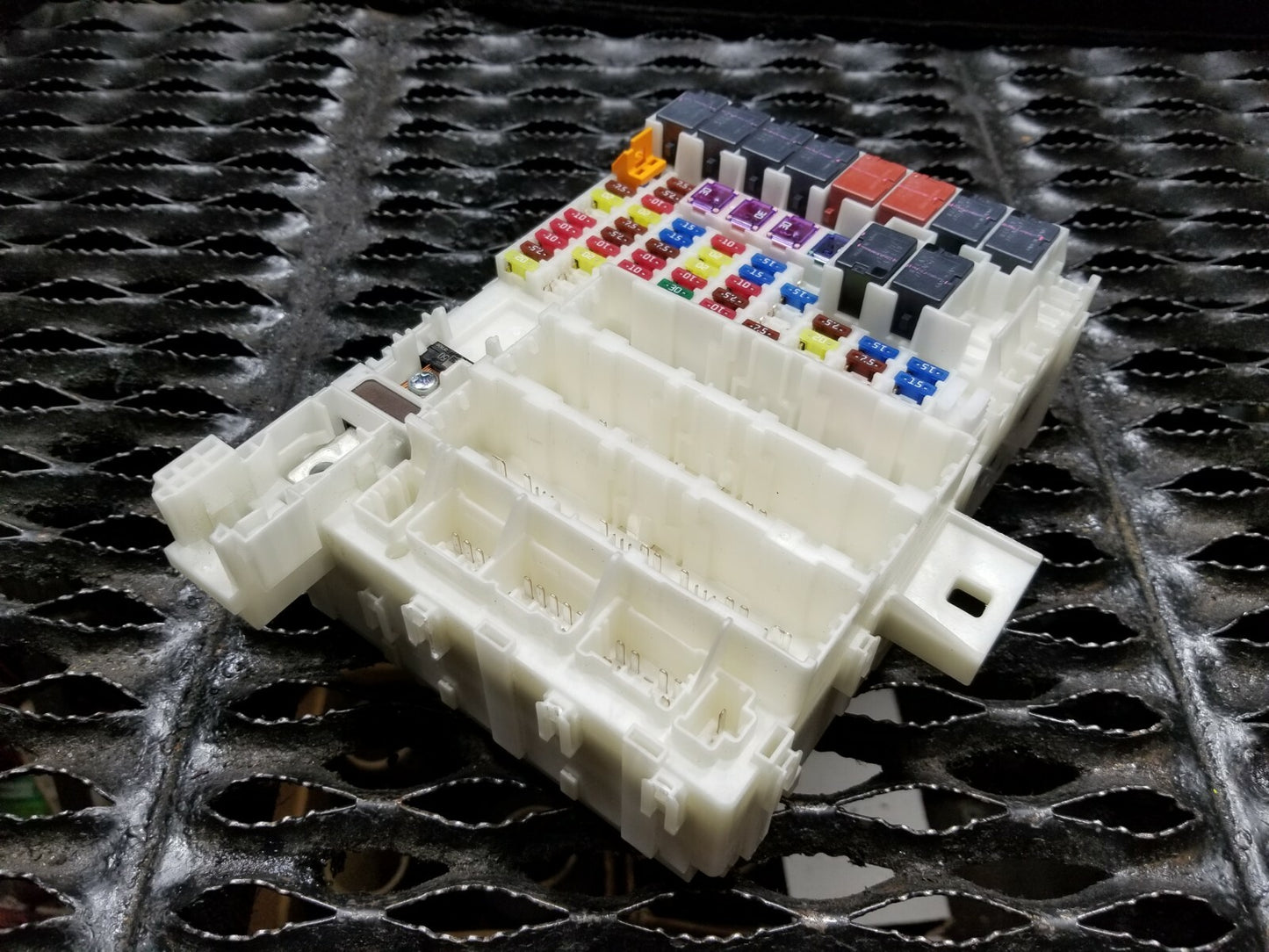 11 12 13 14 15 16 Honda Cr-z Fuse Relay Box  OEM 82k