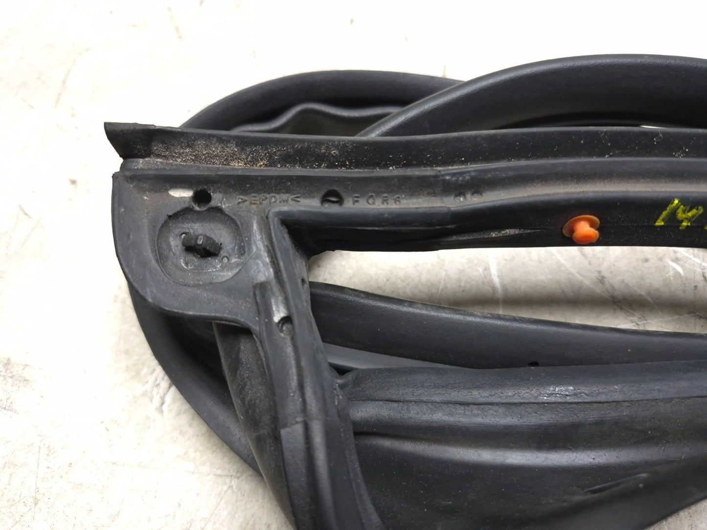 2014 Hyundai Sonata Front Door Weatherstrip Seal Passenger Side Right 2pcs OEM