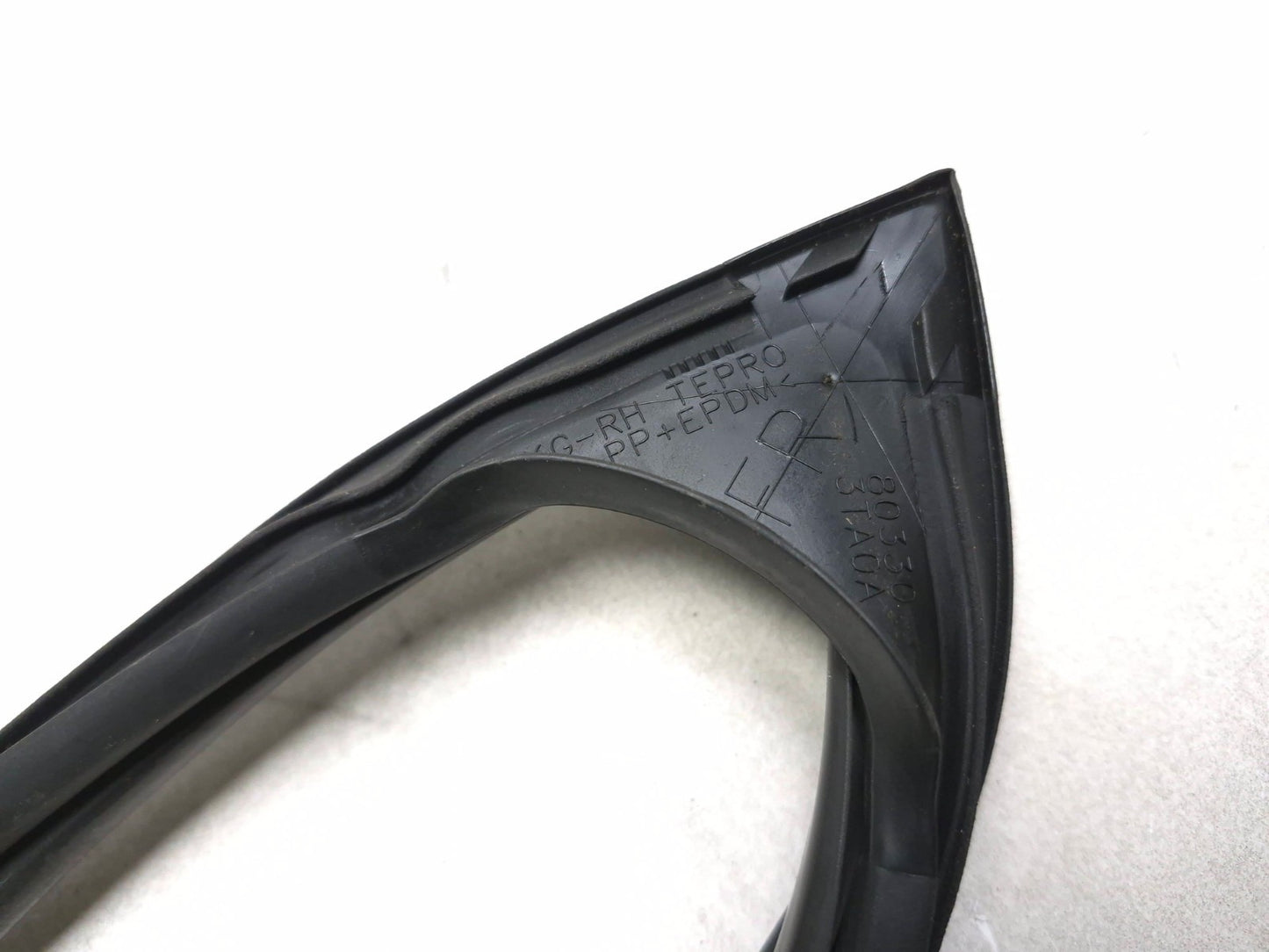 2018 Nissan Altima Front Door Weatherstrip W/ Molding Passenger Side 5 Pcs OEM