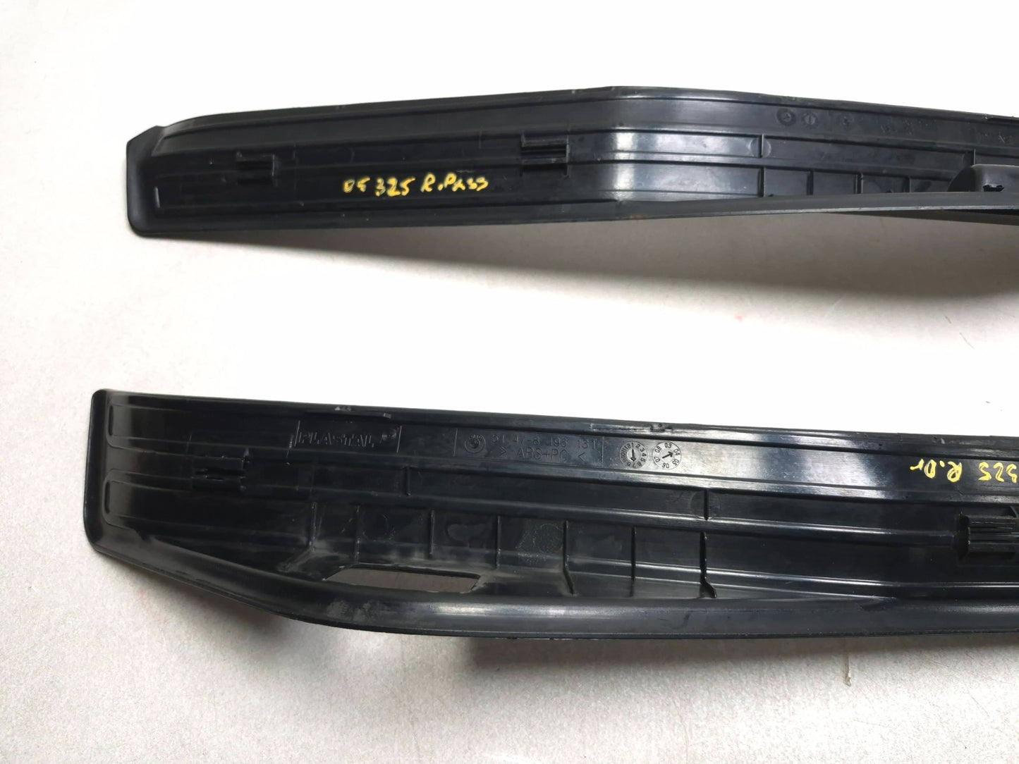 01 02 03 04 05 BMW E46 Sdn Rear Door Sill Plate Cover Trim Left & Right 2pcs OEM
