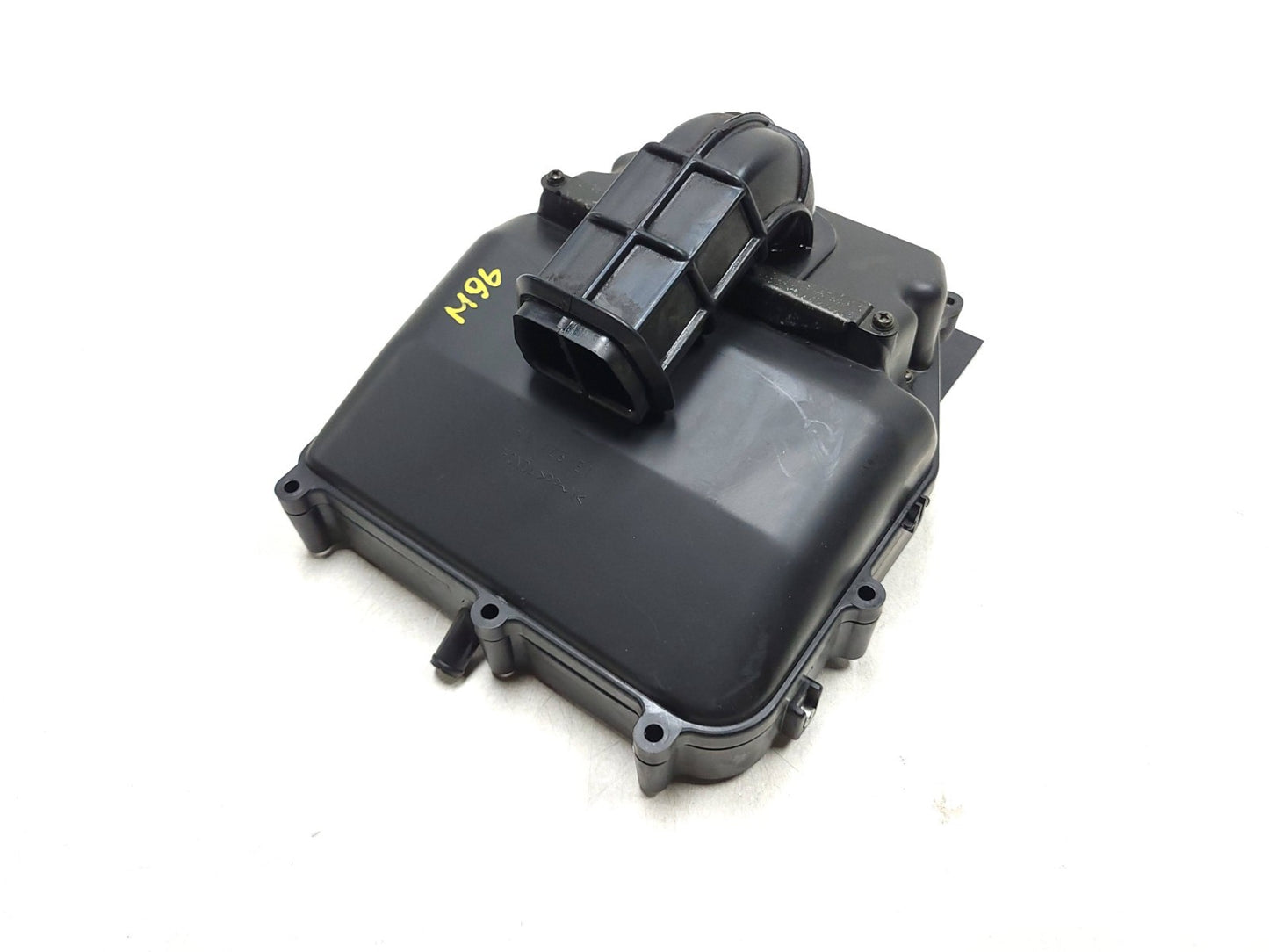 2002 Honda Magna Vf 750c Air Cleaner Box Assy & Air Cleaner  Base & Funnel OEM