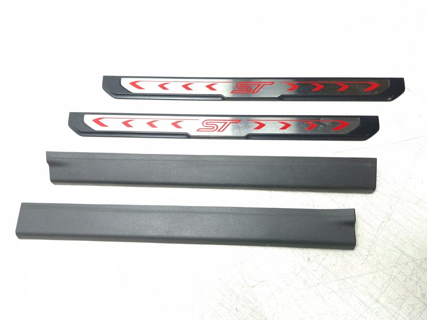 2013 Ford Focus Front Door Sill Scuff Plate Left & Right 4 Pcs OEM