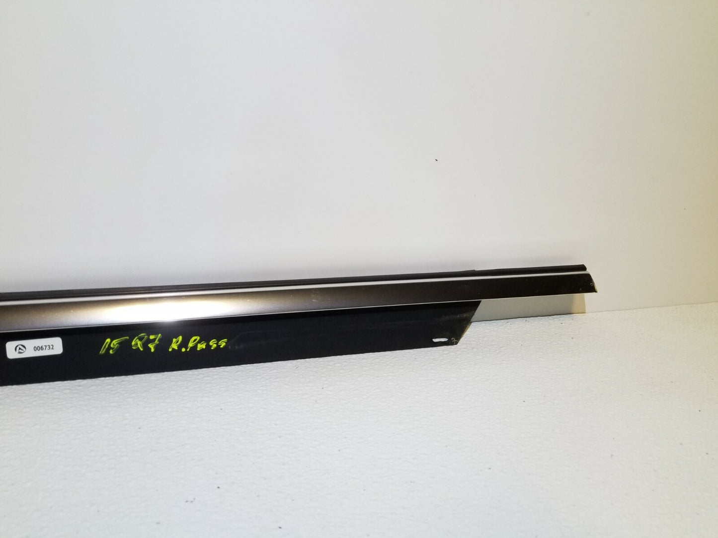 2015 Audi Q7 Rear Door Window Belt Molding Right Passenger Side OEM