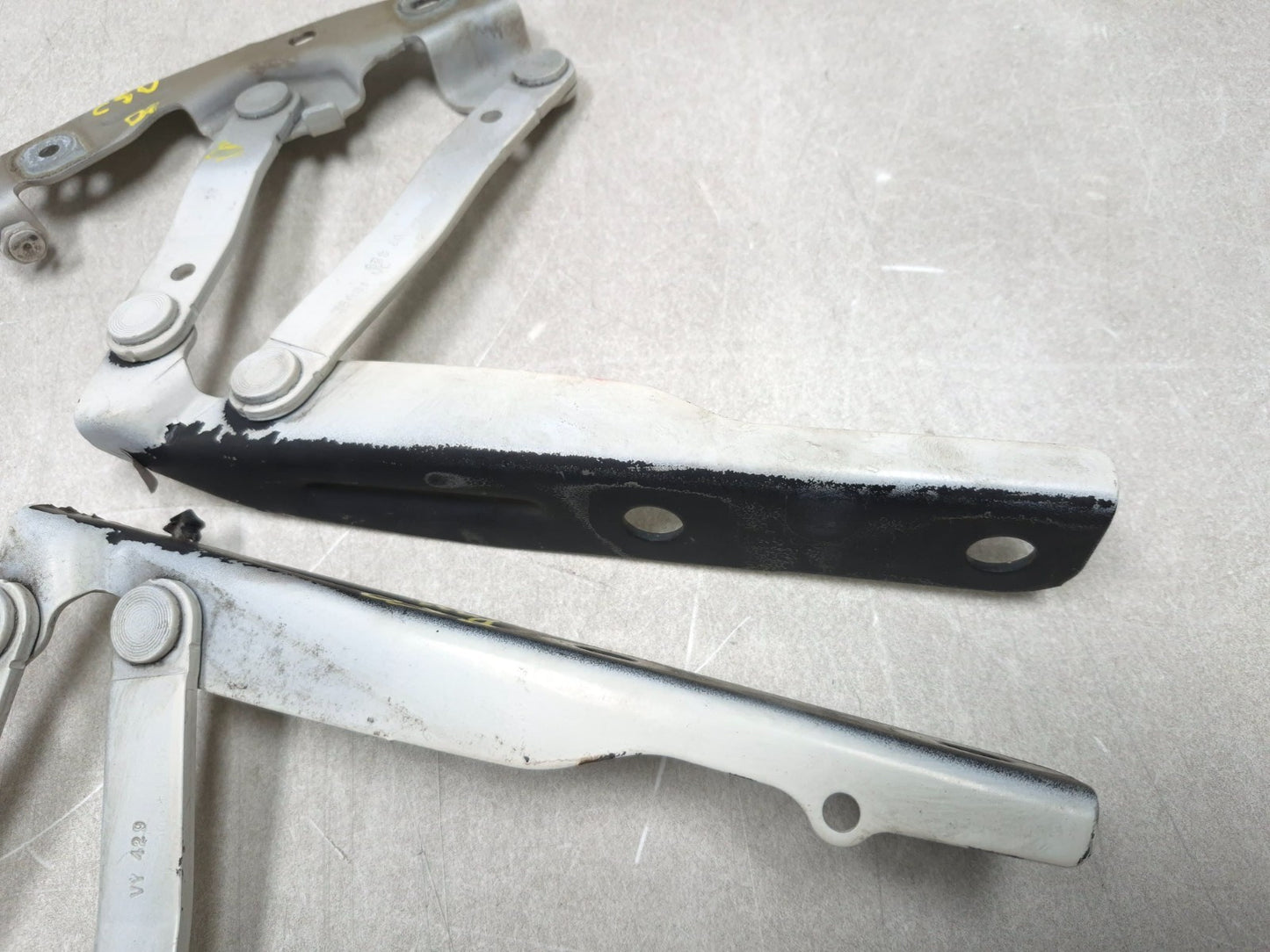 2013 Dodge Grand Caravan Hood Hinge Pair Oem✅