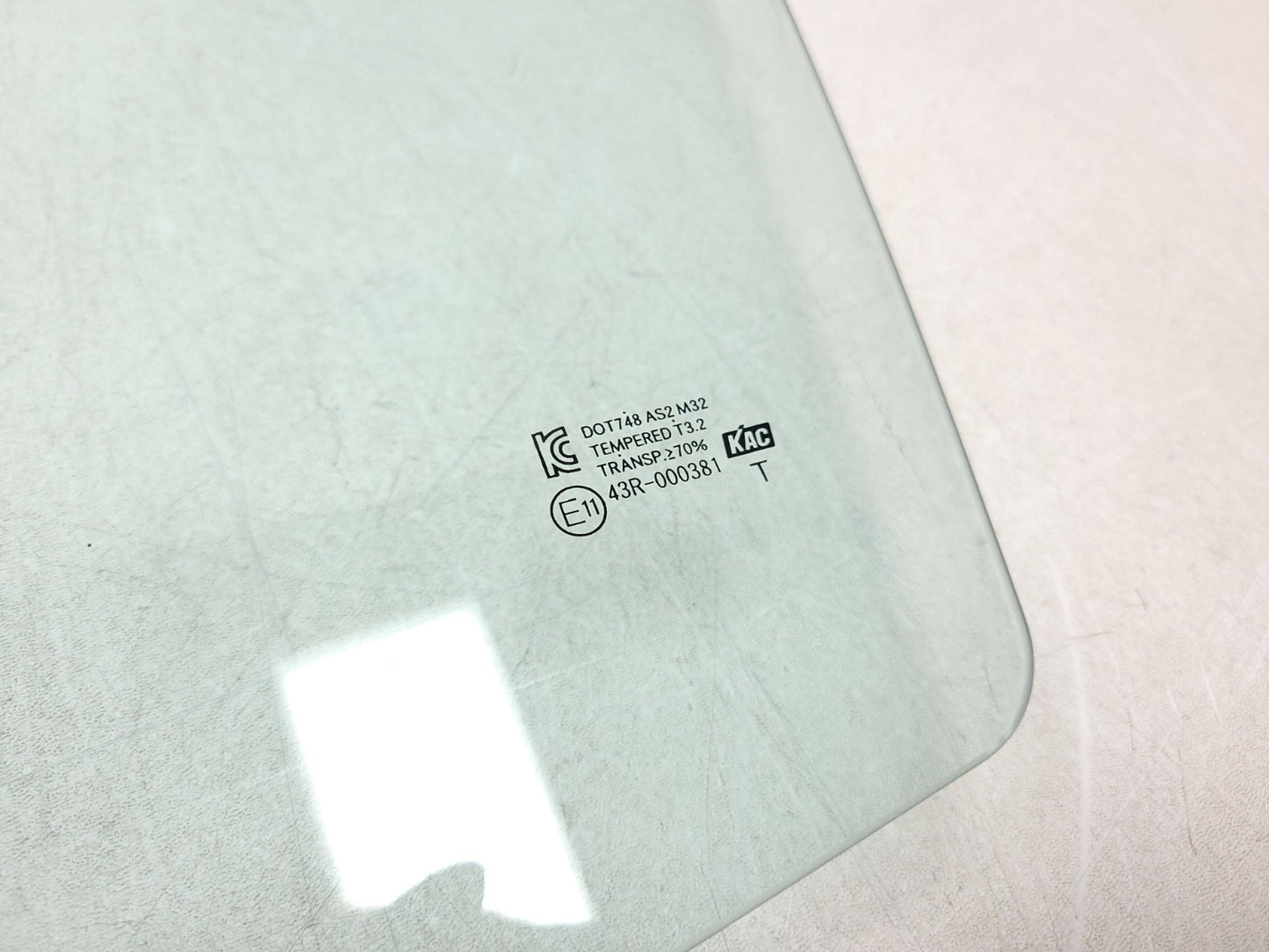 12-17 Hyundai Accent Front Driver Side Left Door Window Glass Without Solar OEM