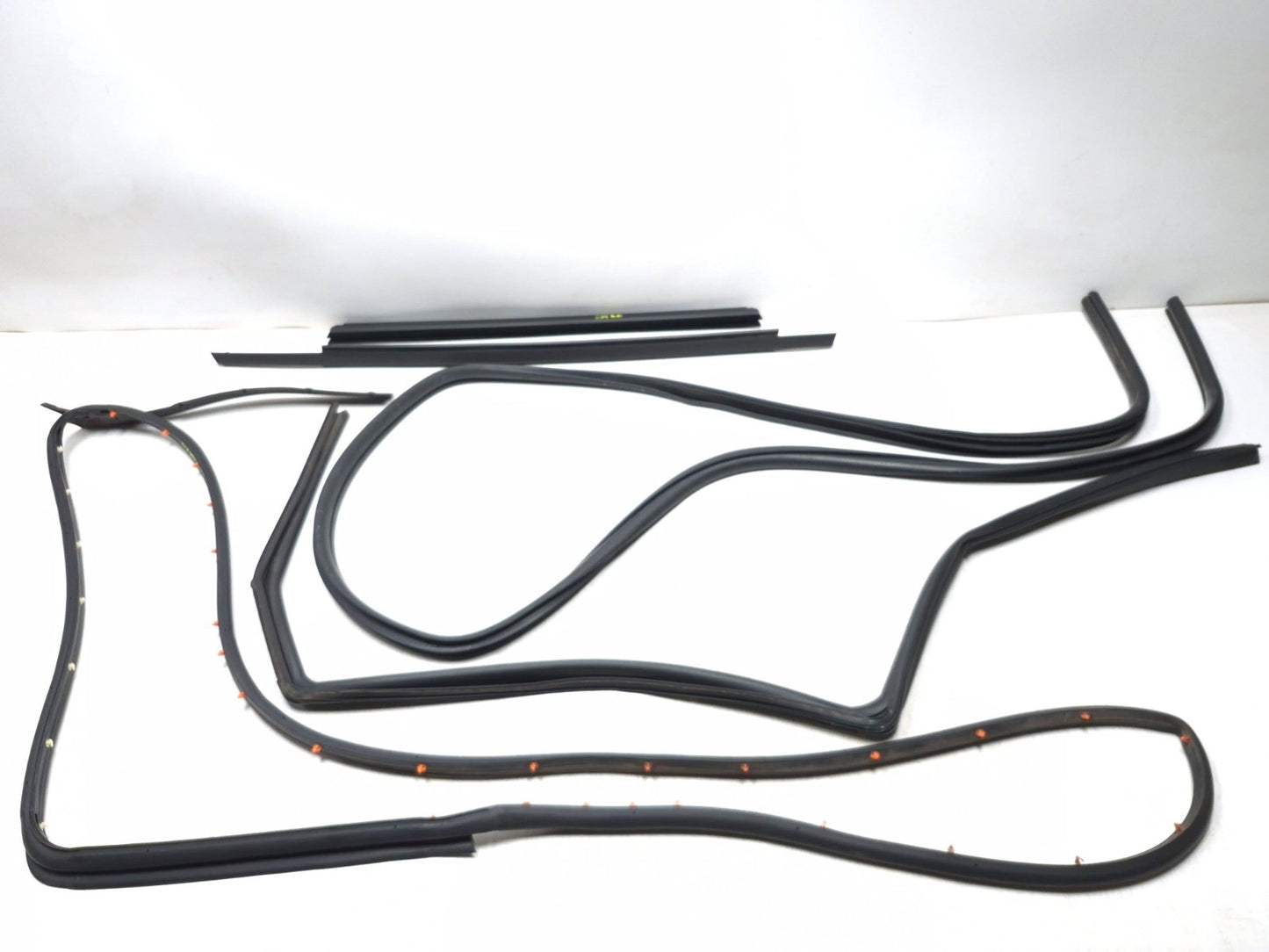 2017 Dodge Journey Rear Driver Door Weatherstrip Seal 5 Pcs OEM