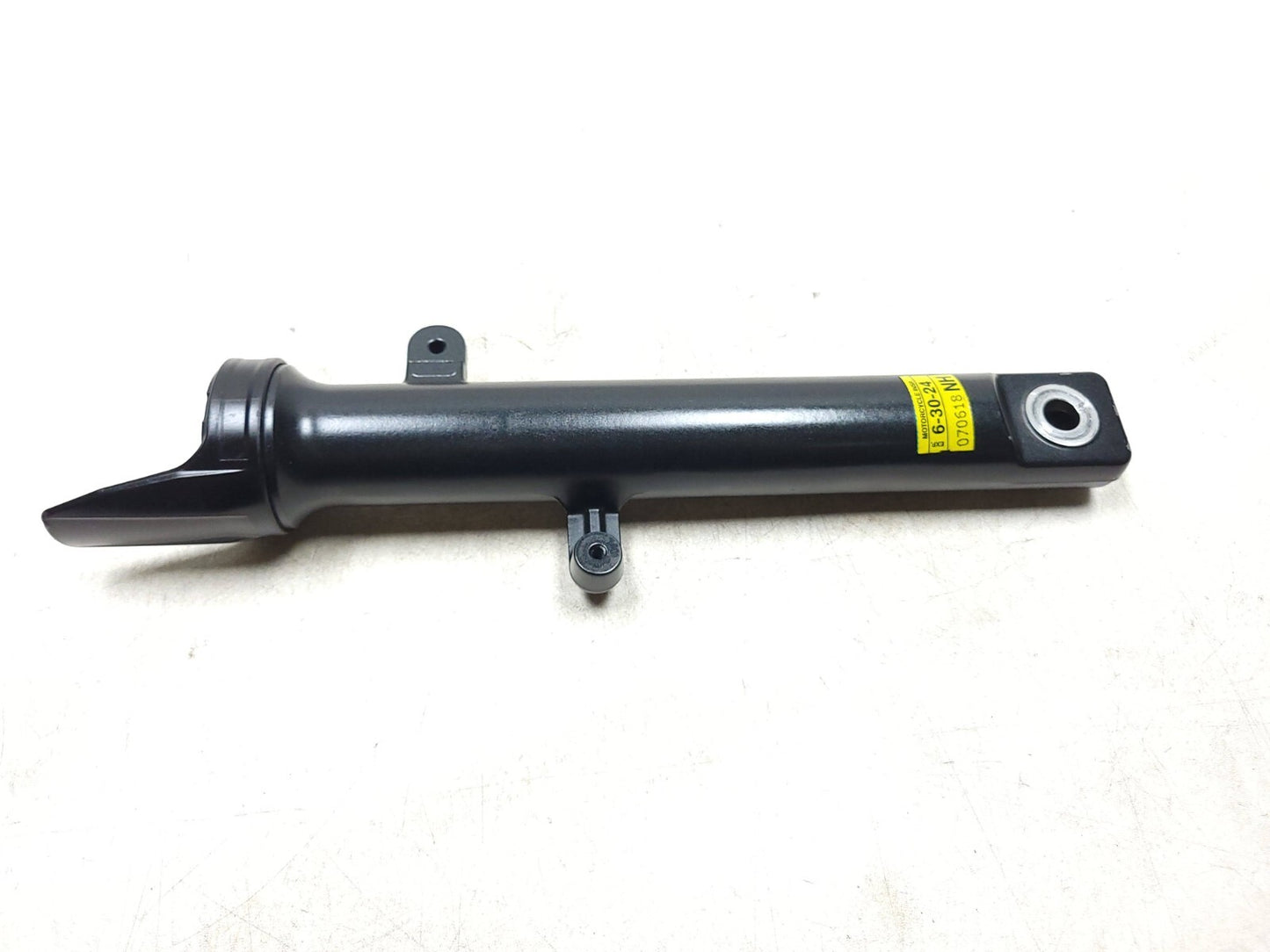 15 - 18 Yamaha Yzf-r3 Front Left Fork Case Tube Lower OEM