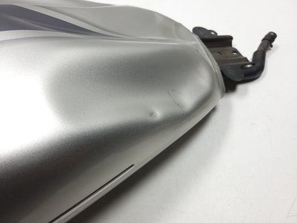2007 Yamaha Xvs 1300 V-star Fuel Tank Has Damage OEM