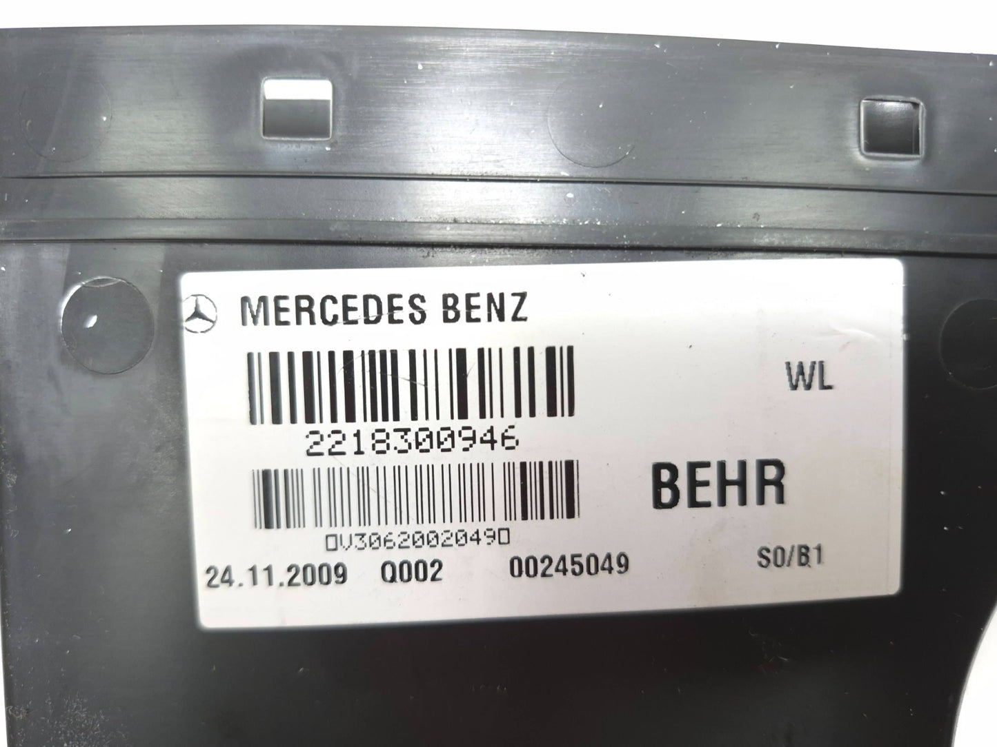 2010 Mercedes S400 Rear Driver Air Deflector Duct OEM