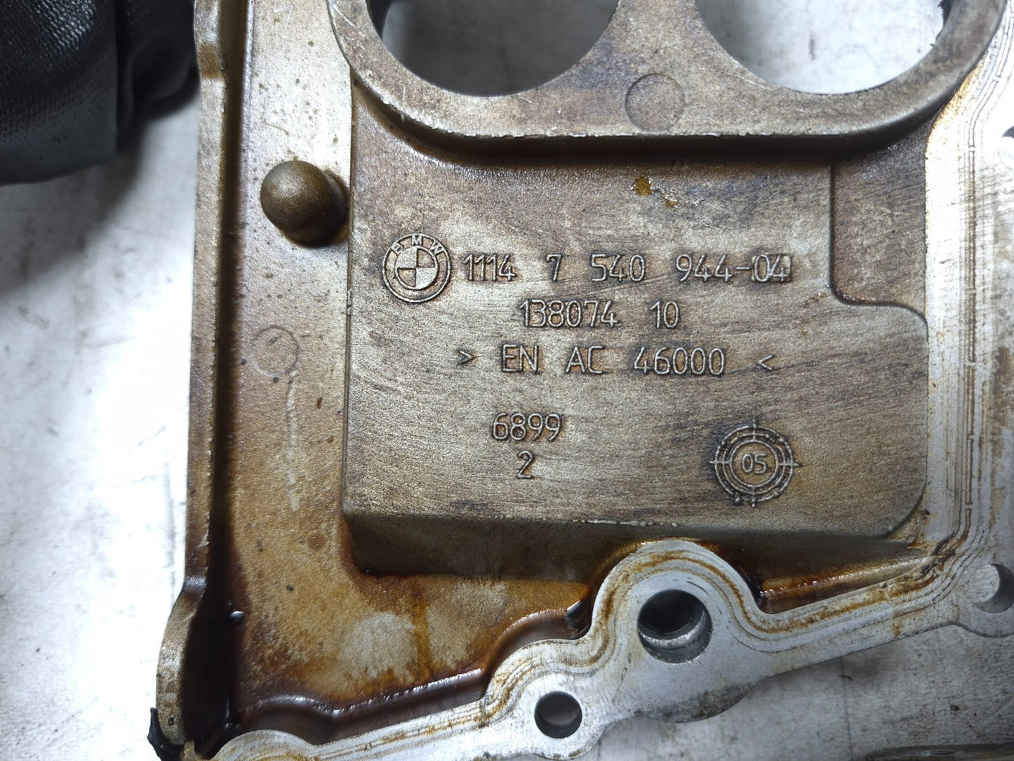 2010 BMW X5 4.8l Timing Cover & Engine Vacuum Pump 3 Pcs OEM