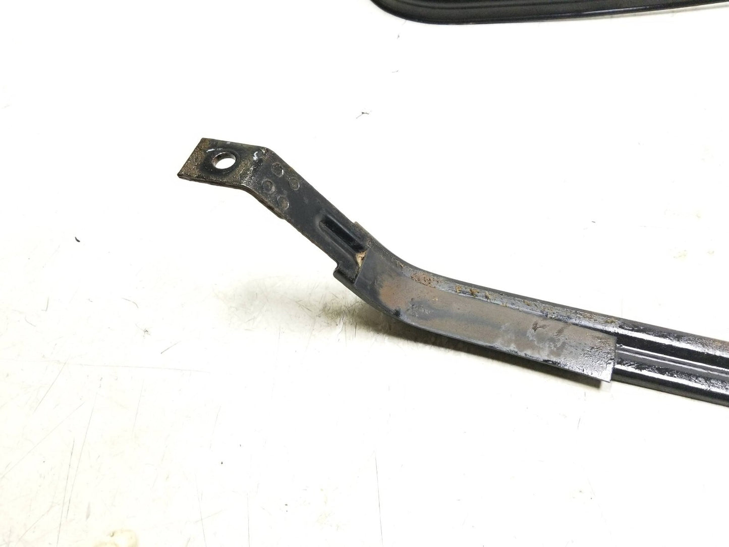 2011 - 2016 Kia Sportage Fuel Tank Strap Bracket 2pcs OEM