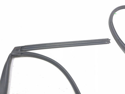 2007 Honda Fit Rear Door Weatherstrip Seal Passenger Side Right 4pcs OEM