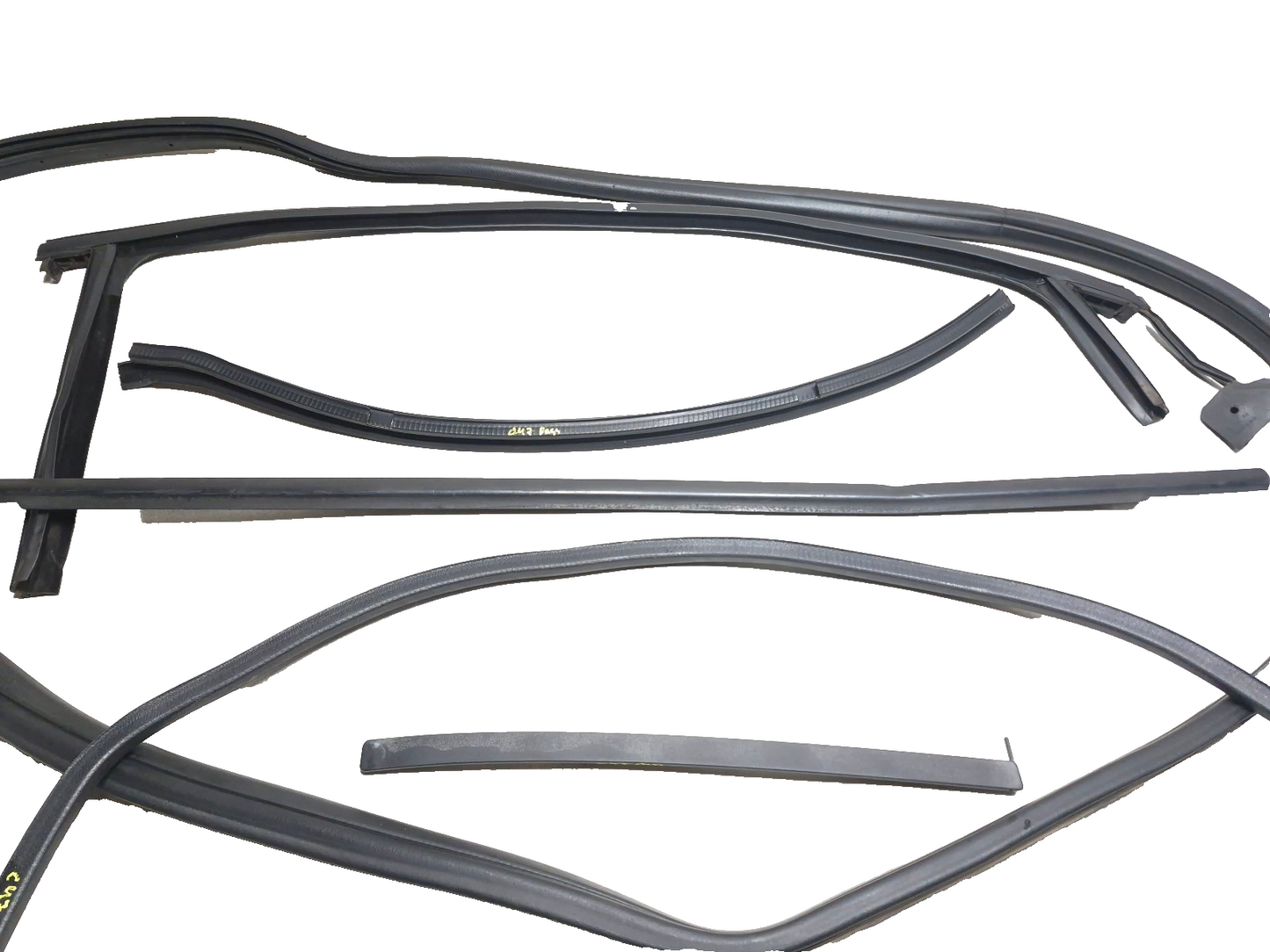 2013 Fiat 500 Turbo Front Right Door Weatherstrip Seal OEM