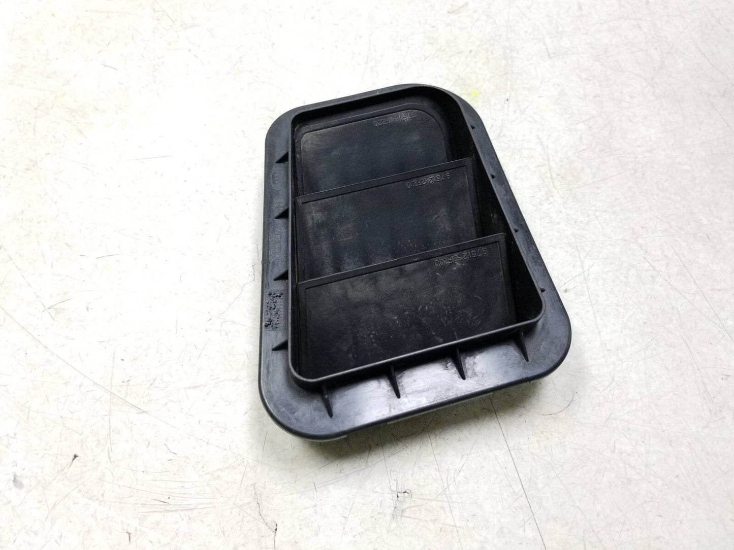 2011 - 2016 Kia Sportage Rear Right Quarter Panel Pressure Vent Grille OEM