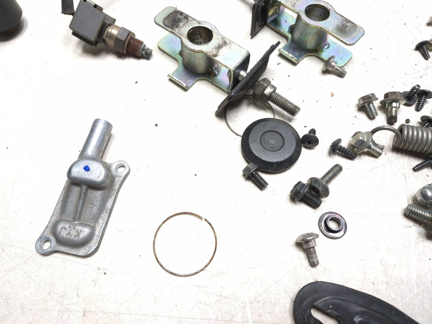 2019 Honda Cbr300r Chain Adjuster Pair & Misc Bolt OEM