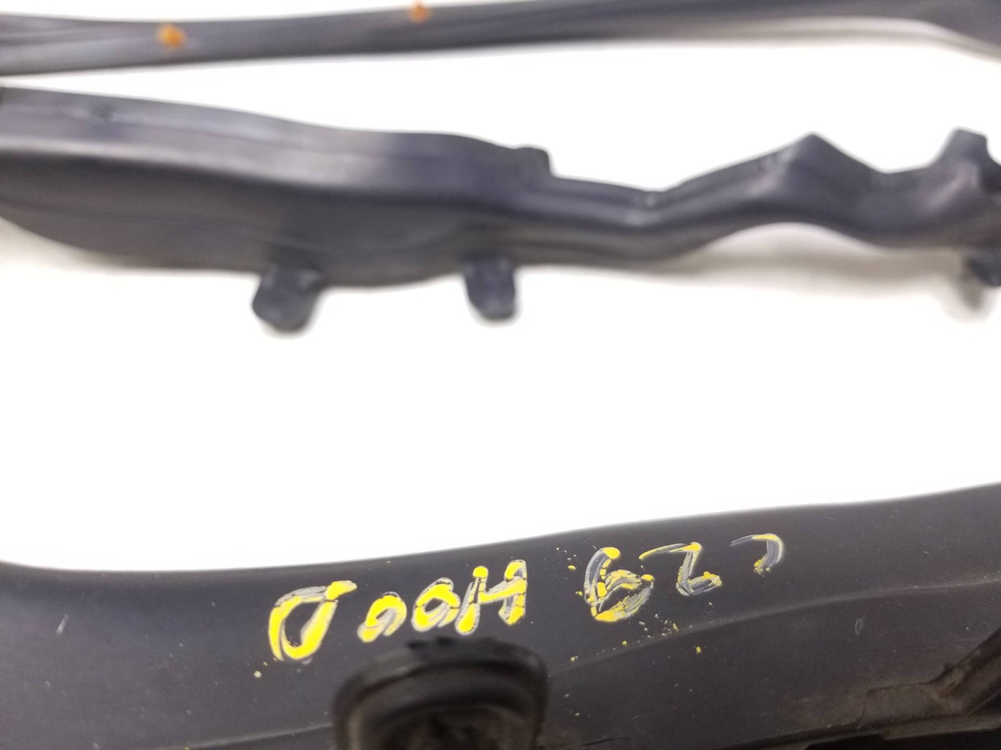 17 Jaguar Xe Hood To Cowl Panel Weatherstrip Seal OEM T4n16067