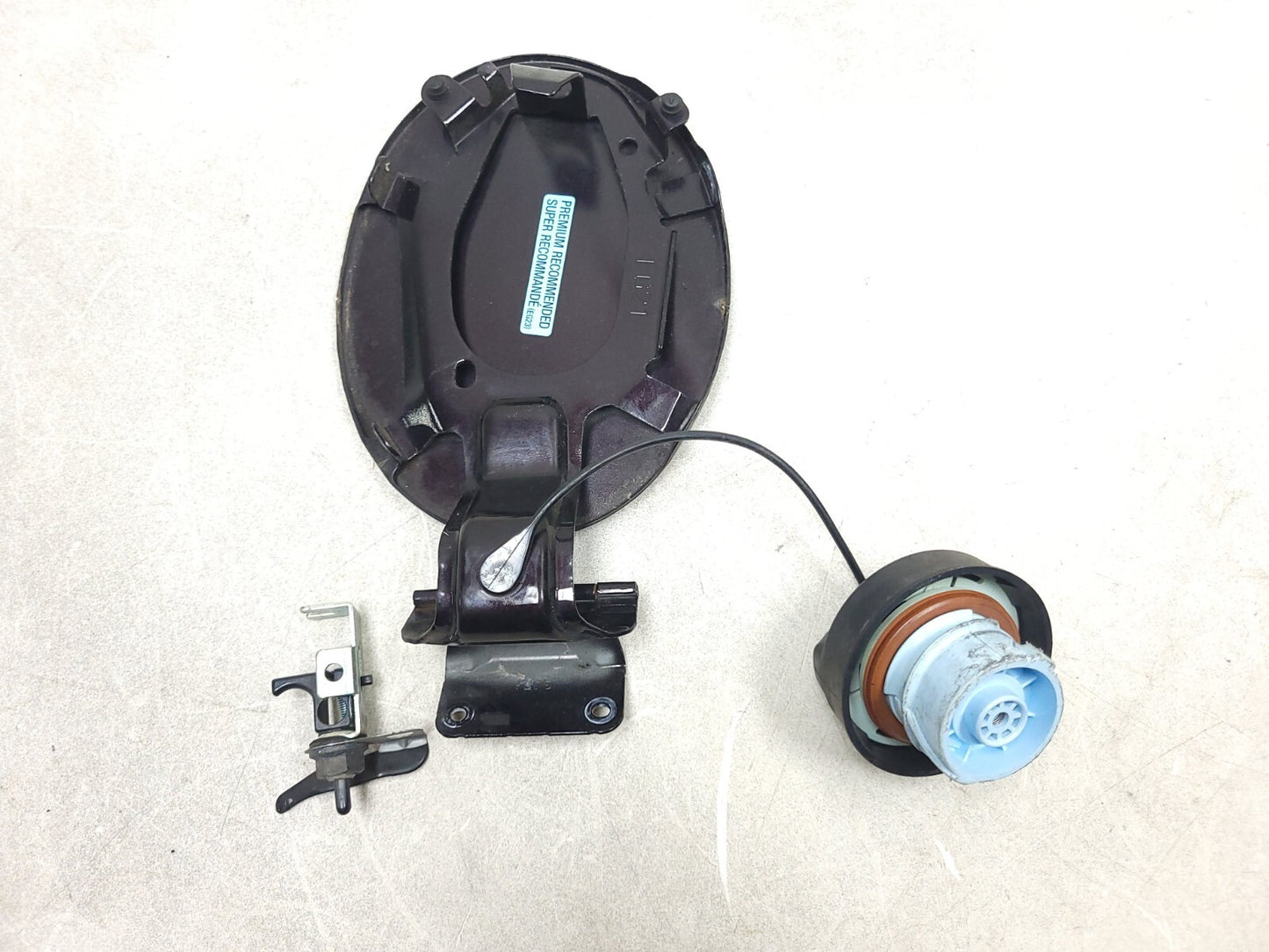 2007 - 2012 Mazda Cx-7 Fuel Gas Filler Door Lid W/ Cap OEM