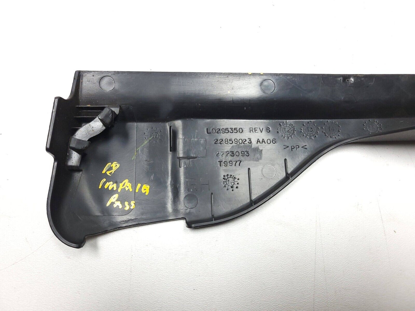 15-18 Chevrolet Impala Front Passenger Seat Side Trim Cover OEM