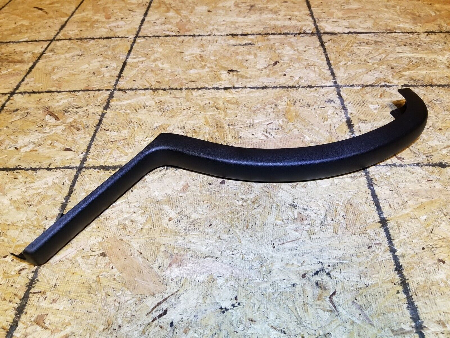 12 13 14 15 16 17 Chrysler 300 300s Trunk Hinge Trim OEM 43k