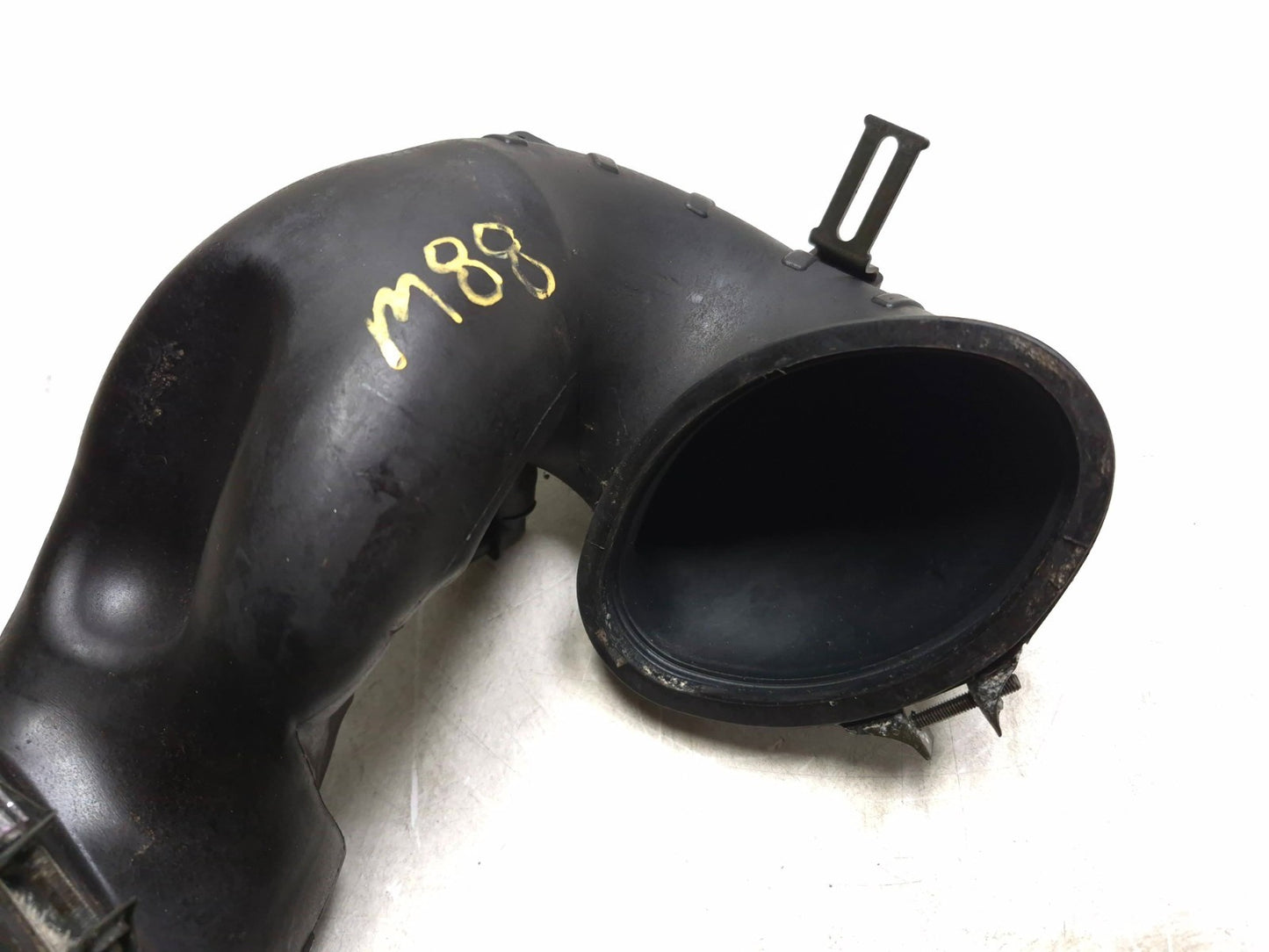 2005 Suzuki Boulevard С50 Air Box Tube OEM