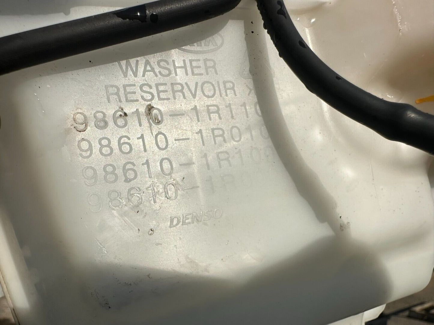 12-17 Hyundai Accent Windshield Washer Reservoir Tank W/motor OEM