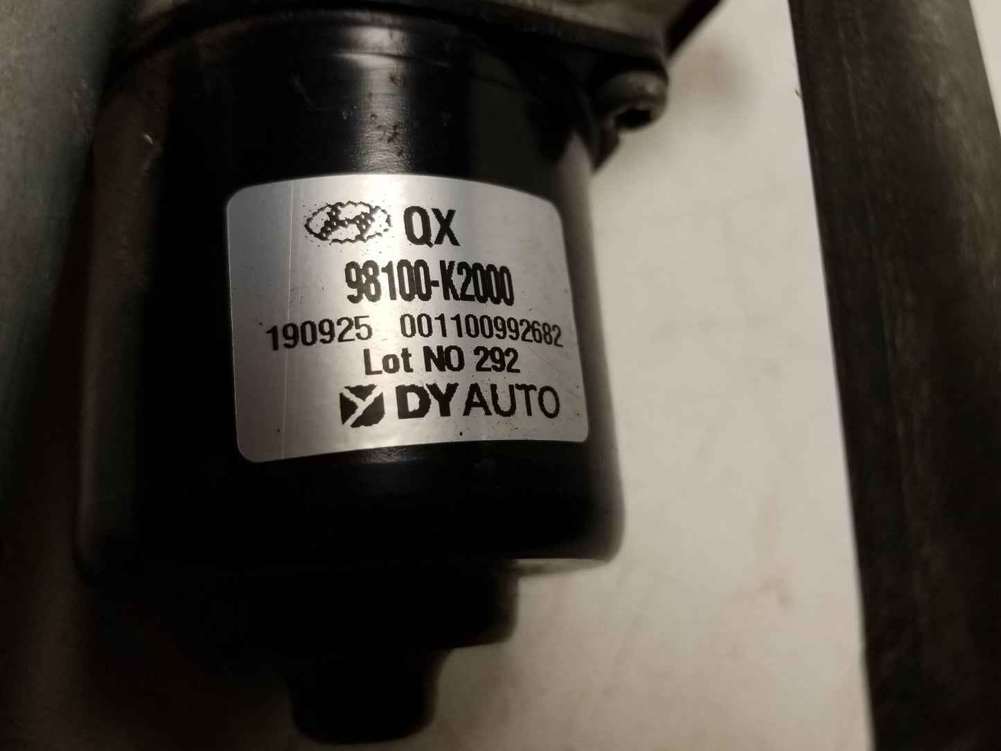 2020 Hyundai Venue Windshield Wiper Motor W/ Linkage OEM