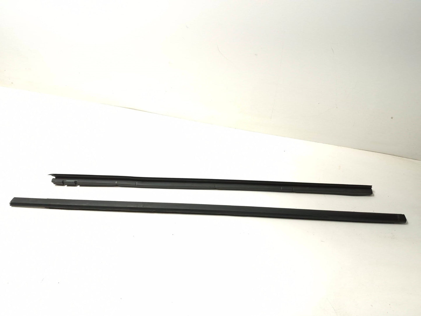 2007 Acura Tl Type-s Front Door Weatherstrip Seal Left Driver Side Set OEM
