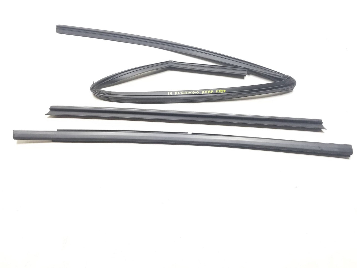 2016 Dodge Durango Rear Door Window Belt Seal Passenger Side Right OEM