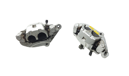 2007 Yamaha Xvs 1300 V-star Front Left & Right Caliper Bracket Pair OEM