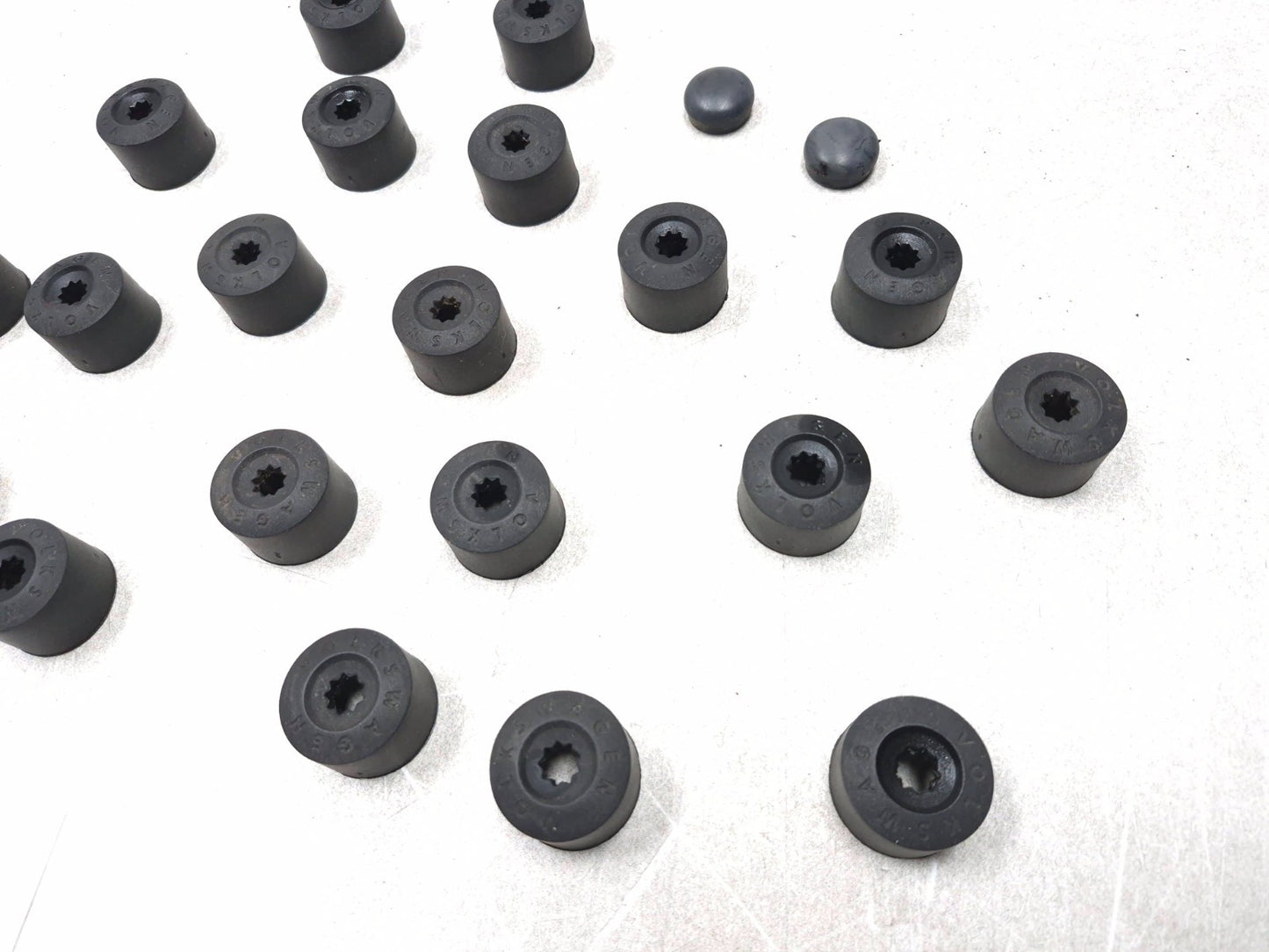 2015 Volkswagen Golf Wheel Lug Bolt Cover Cap 20pcs OEM