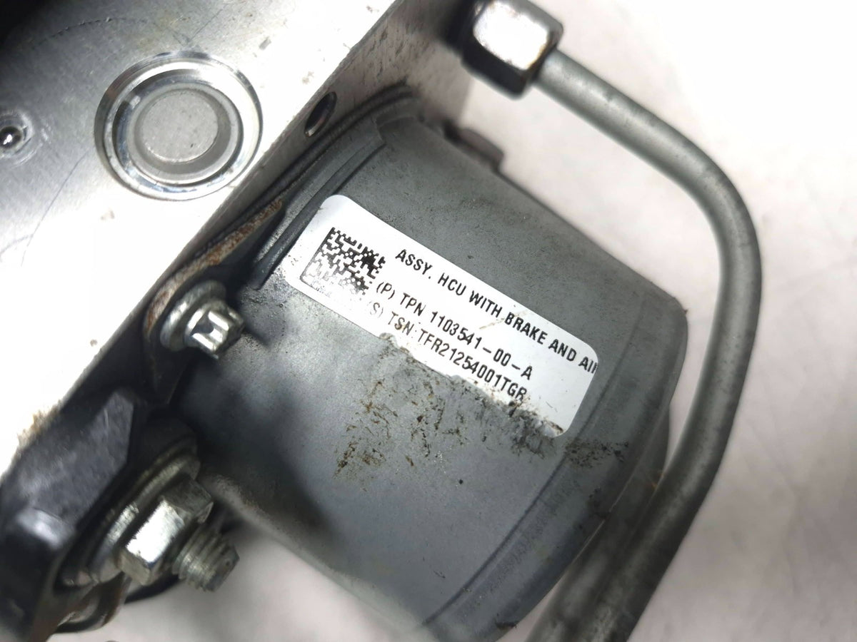 2021 Tesla Model 3 ABS Anti Lock Brake Pump Module 1103541-00-a OEM