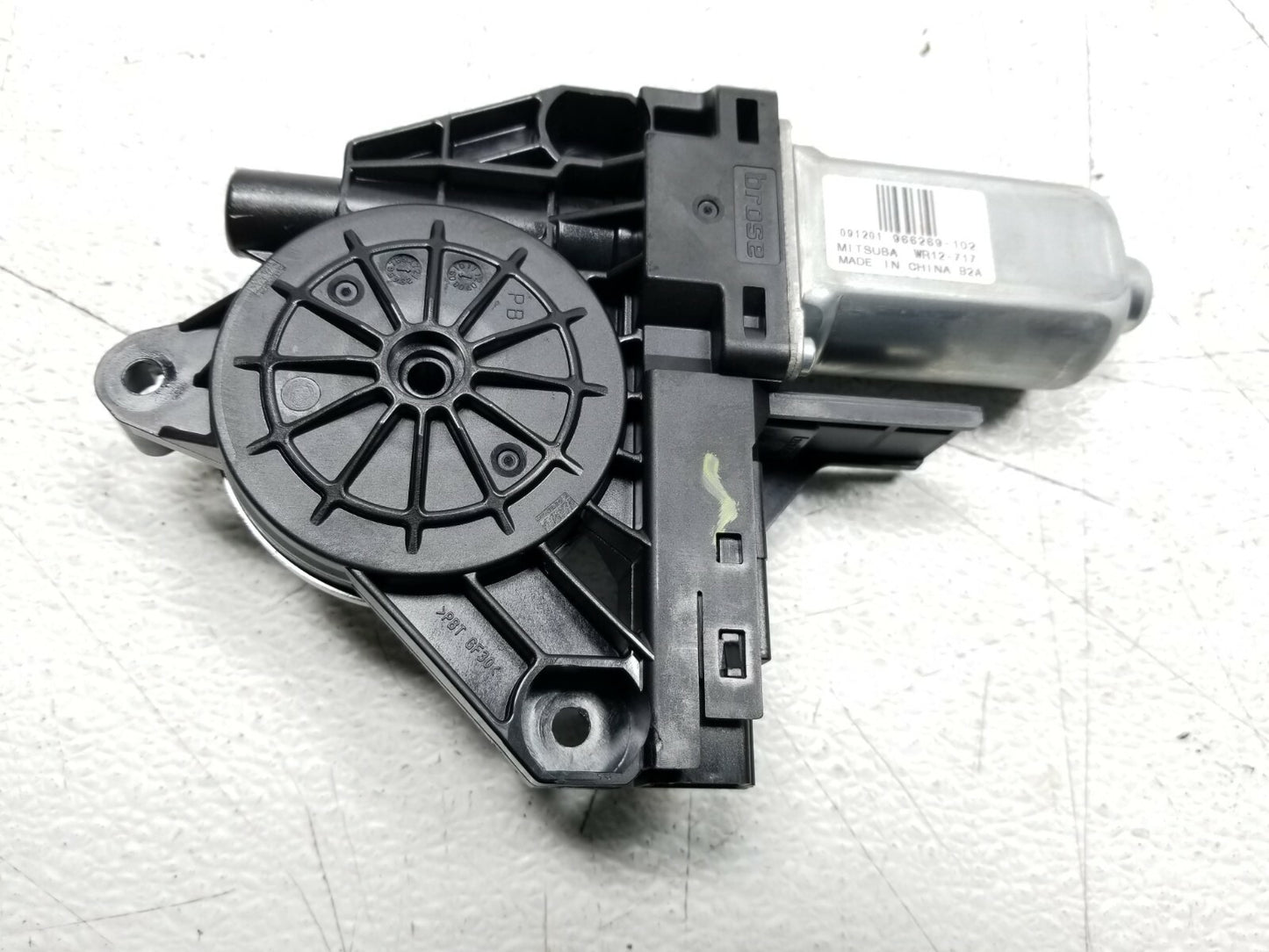 2010 Volvo XC60 Front Passenger Door Window Regulator Motor OEM