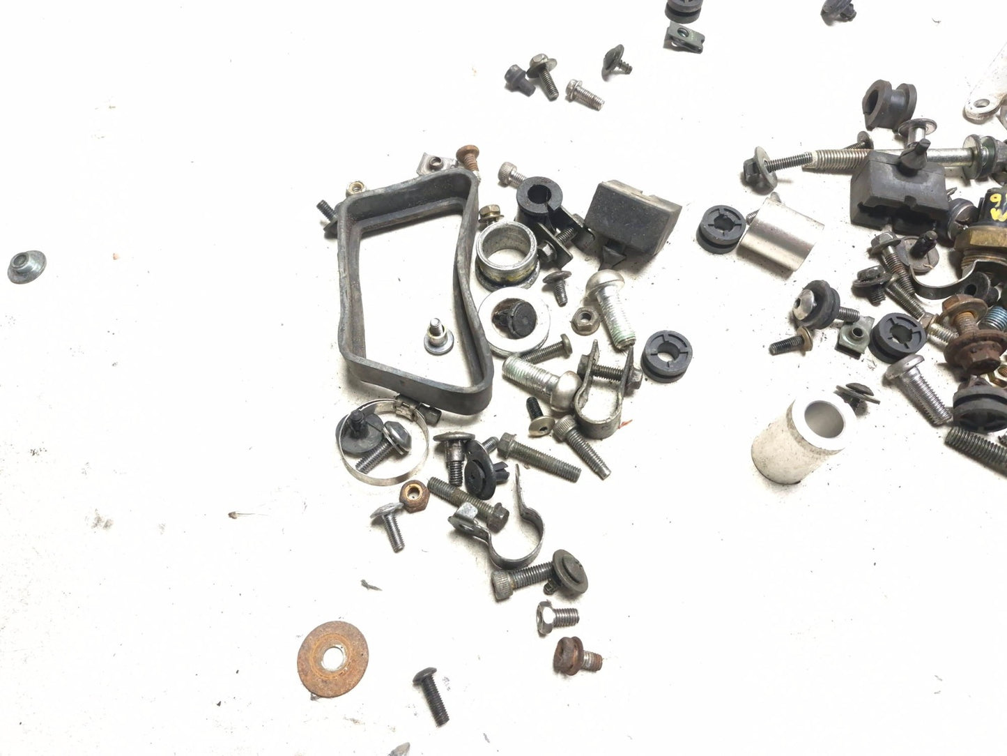 2002 Yamaha Yzf-r6 Misc Bolt OEM
